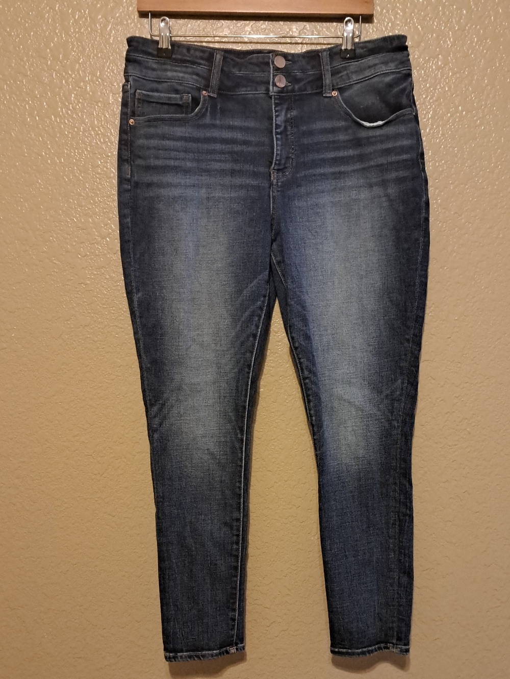 BKE Gabby High Rise Dark Blue Skinny Jeans. Size 31.